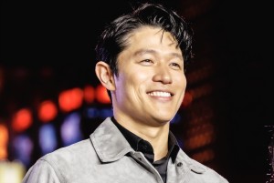鈴木亮平、Netflix映画『シティーハンター』ワールドプレミアイベントに登場