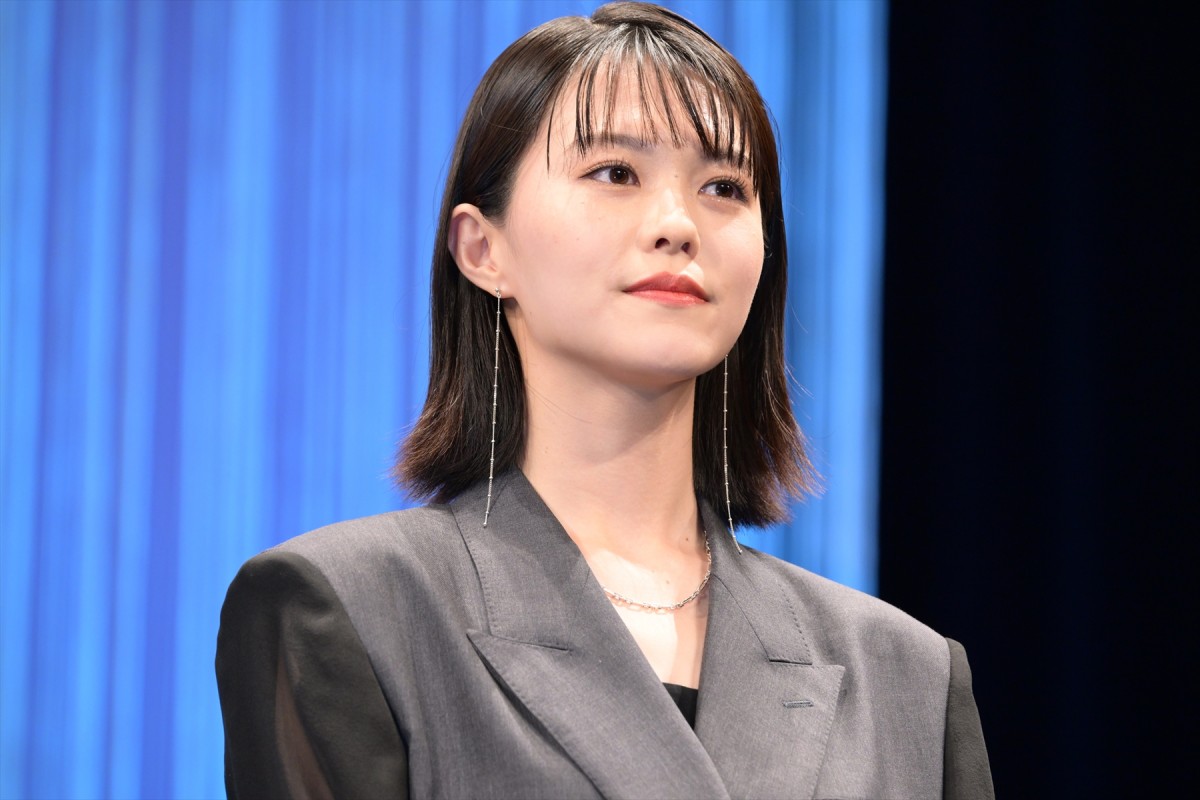 永野芽郁、舞台挨拶中ハプニングに見舞われた高橋文哉に神対応　観客沸かせる