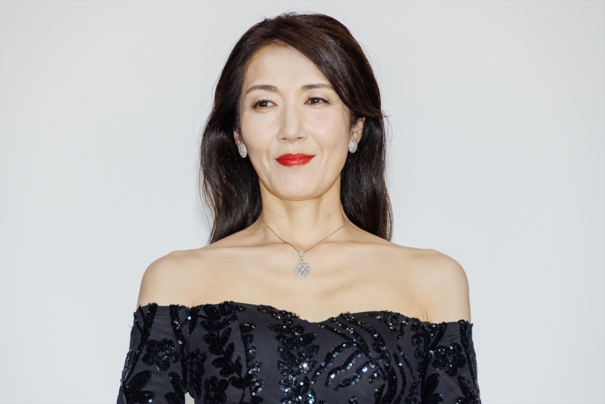 舘ひろし＆柴田恭兵、2人の関係は「もう夫婦でした」壇上でのハグに大歓声