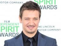 ジェレミー・レナー、ドラマ復帰は「子役俳優のように」