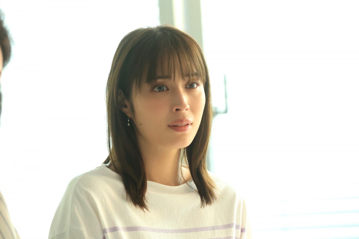 『366日』“莉子”長濱ねる、背後に謎の人影　不穏ラストをネット心配「ホラー展開！？」