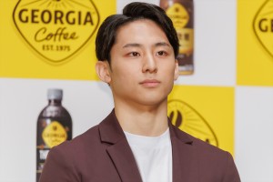 河村勇輝、「ジョージア」キャンペーン発表会に登場