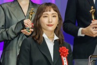 新垣結衣、第33回日本映画批評家大賞授賞式に登場