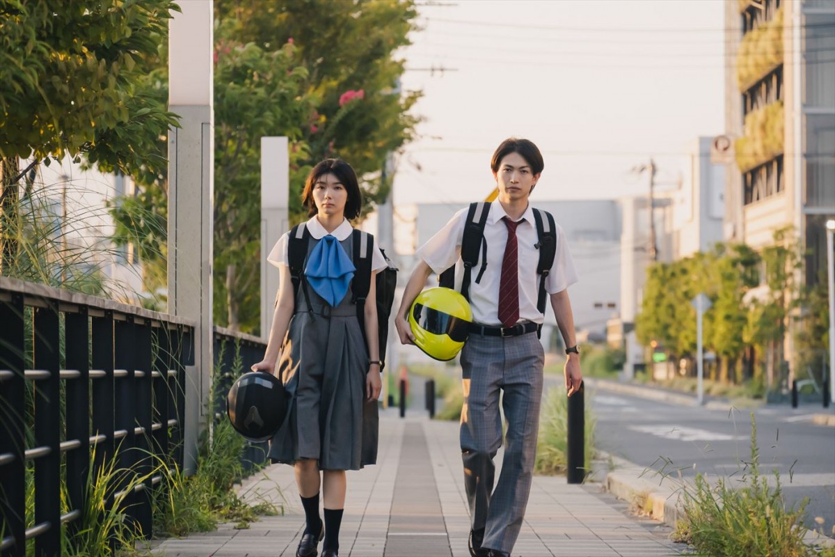櫻坂46・藤吉夏鈴主演『新米記者トロッ子』新場面写真解禁　個性豊かなキャラクターも明らかに！