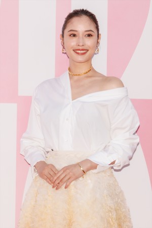 広瀬アリス、「ミスディオール展覧会　ある女性の物語」に登場