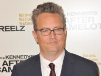 マシュー・ペリーさんの死で複数の逮捕者が出る可能性