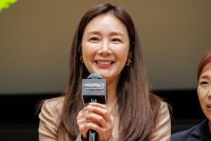 チェ・ジウ、日曜劇場『ブラックペアン シーズン2』第1話プレミアム試写会＆舞台挨拶に登場