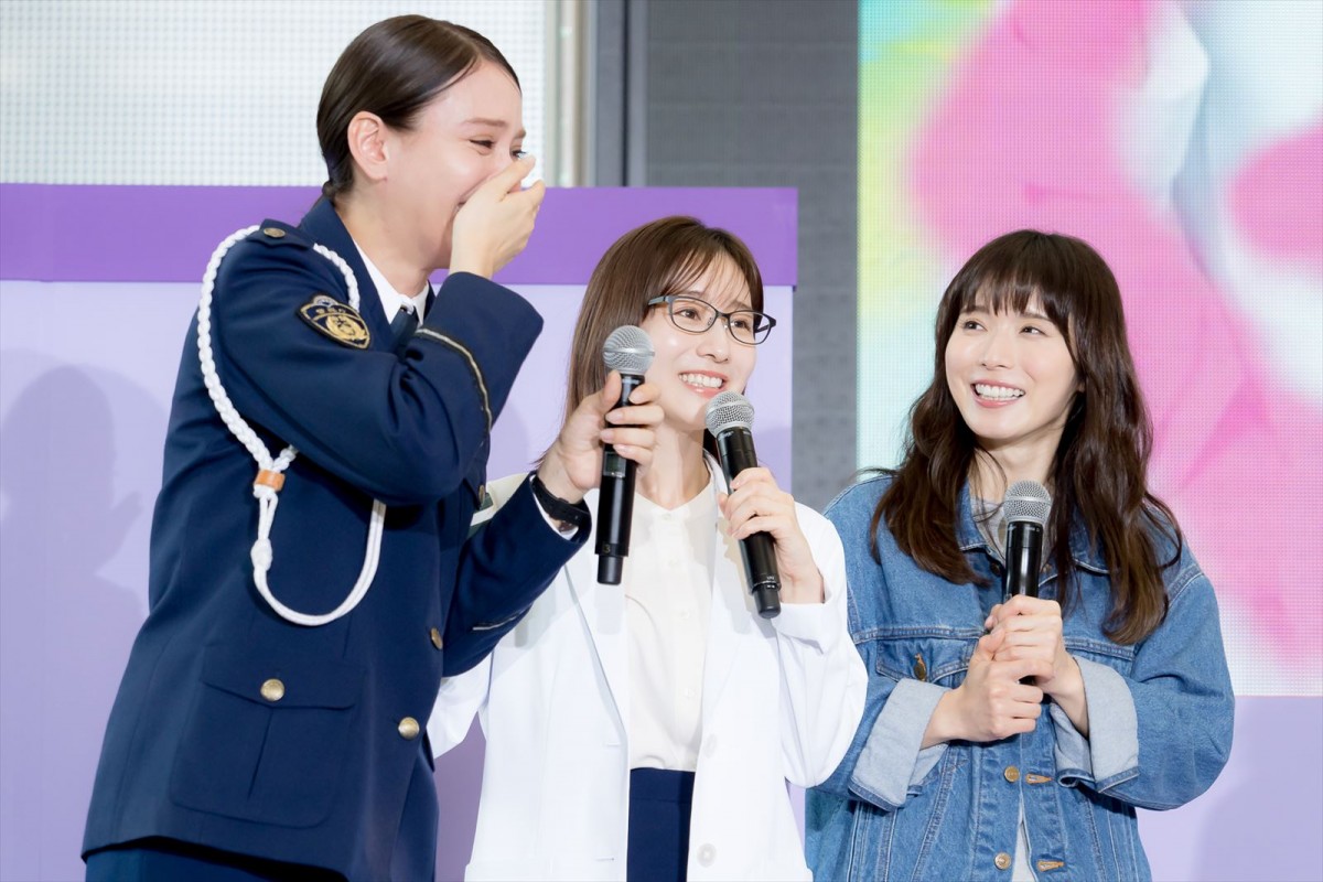 松岡茉優、田中みな実＆滝沢カレンとはプライベートでも仲良し「一緒に着替えられる」ほどの信頼関係