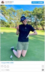 ゴルフウェア姿が爽やかな新鍋理沙さん　※「新鍋理沙」インスタグラム