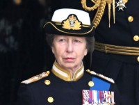 馬の事故で病院に運ばれたアン王女が公務に復帰！訪問先は救急病院