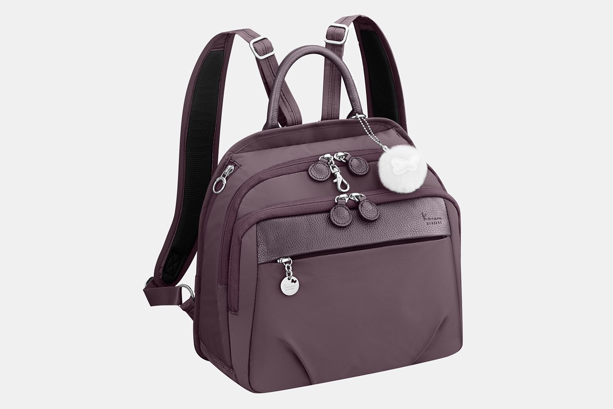 “旅を快適にするバッグシリーズ”に限定色登場！　秋のみのりを感じさせるカシスカラー