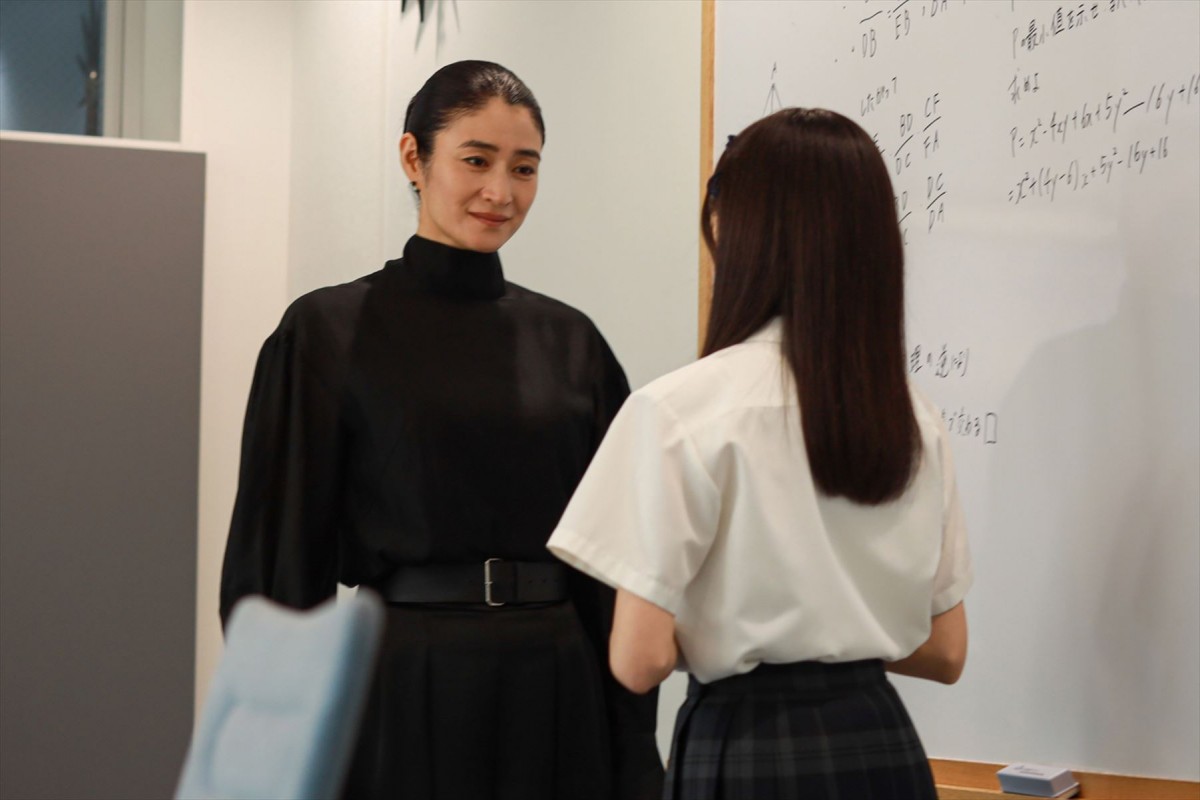 『スカイキャッスル』“杏子”比嘉愛未、壁に続いてピラミッドも破壊　ネット称賛続々「めっちゃ推せる」