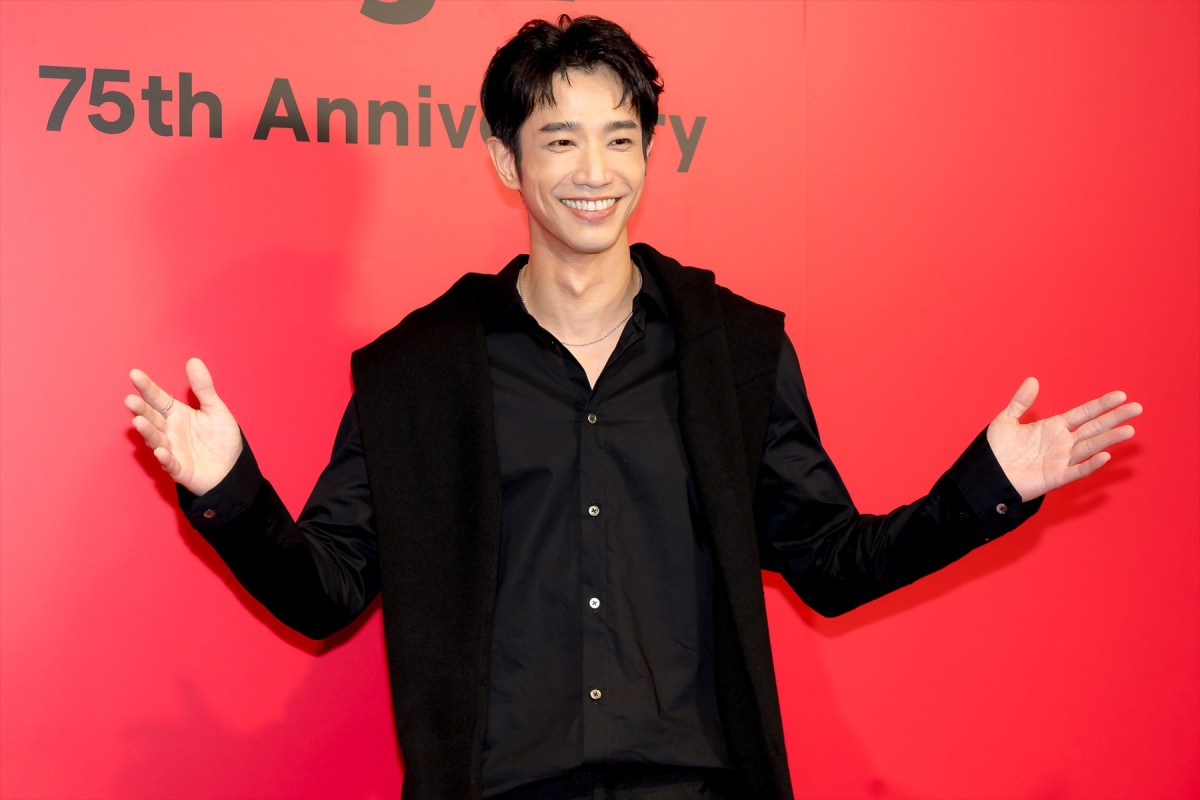 チェ・ジョンヒョプがイベント登場　さわやかな笑顔でフォトコールに応じる