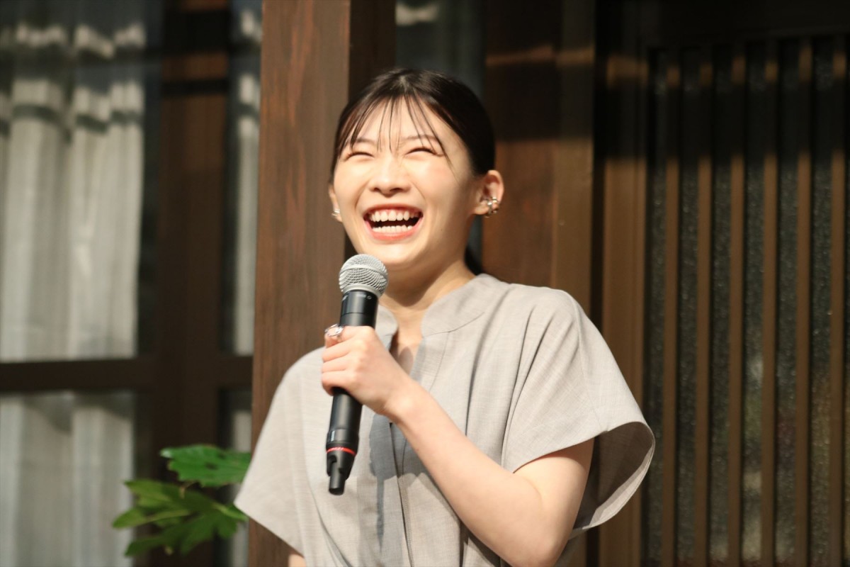 伊藤沙莉＆橋本環奈、本日初対面！　“朝ドラ”バトンタッチセレモニーで、お互いの第一印象を語る