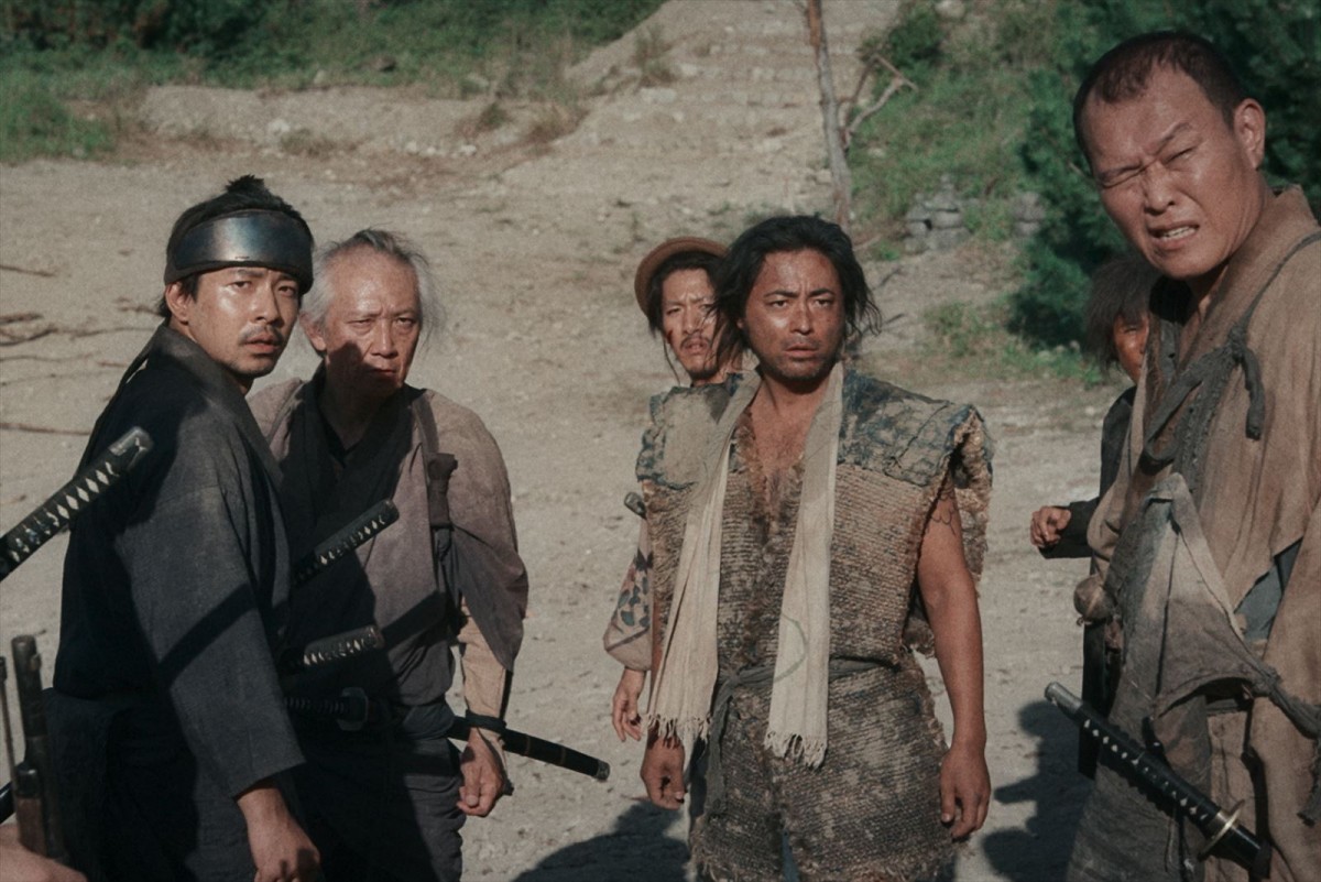 阿部サダヲは狼狽、玉木宏は勝利確信? 『十一人の賊軍』特別映像、場面写真20点&オフショット解禁