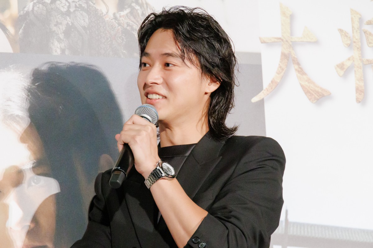 山崎賢人の乗馬技術に吉沢亮がびっくり「役者が乗っているとは思えないスピード」