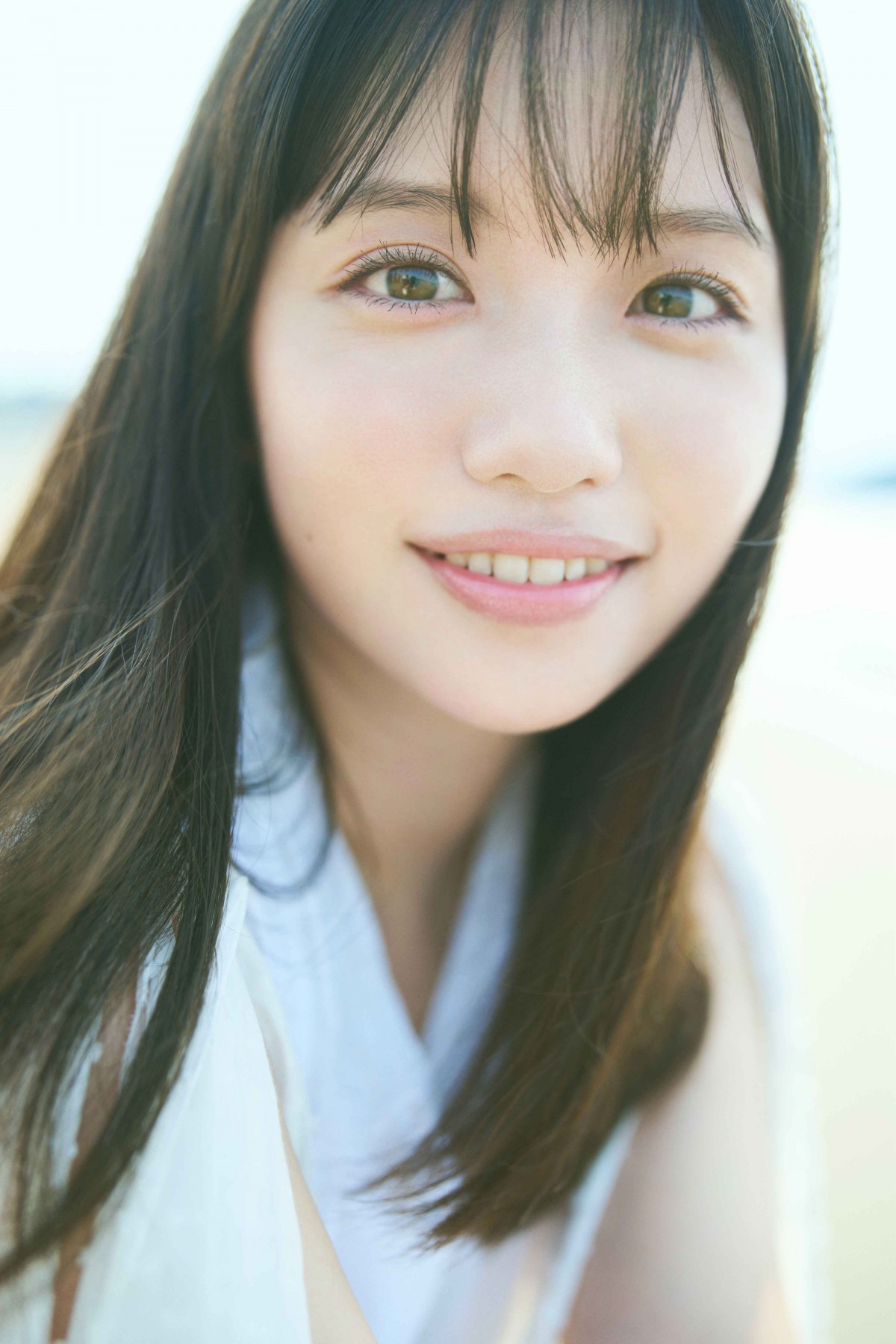 『モヤさま』『WBS』テレ東・田中瞳アナ、初のフォト&エッセイ「恥ずかしいけれど見てみてください」