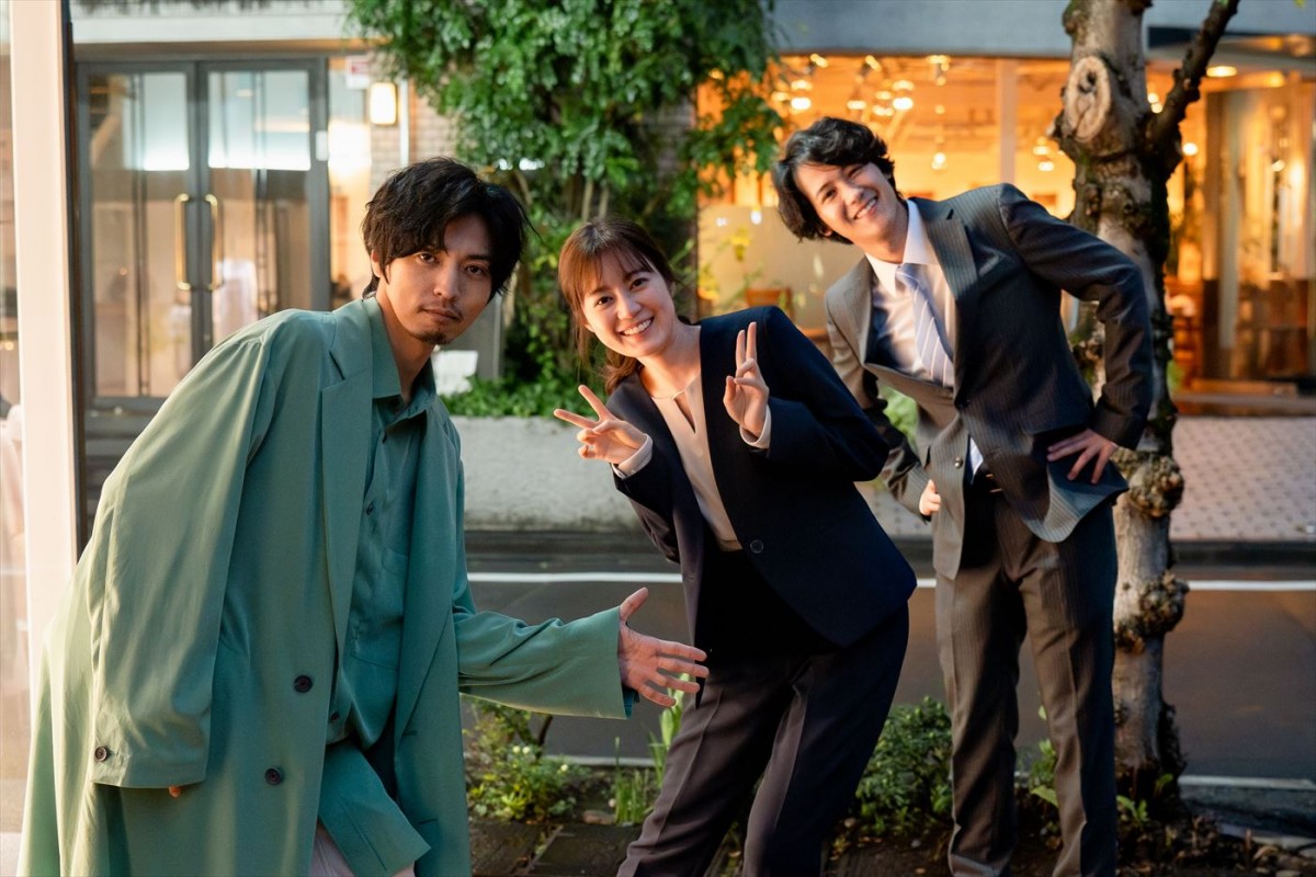ドラマ『素晴らしき哉、先生!』より生田絵梨花、葉山奨之、桐山漣のオフショット
