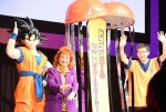 『ドラゴンボールDAIMA』ワールドプレミア上映会　舞台挨拶・40周年記念セレモニーに出席した（左から）野沢雅子、伊能昭夫