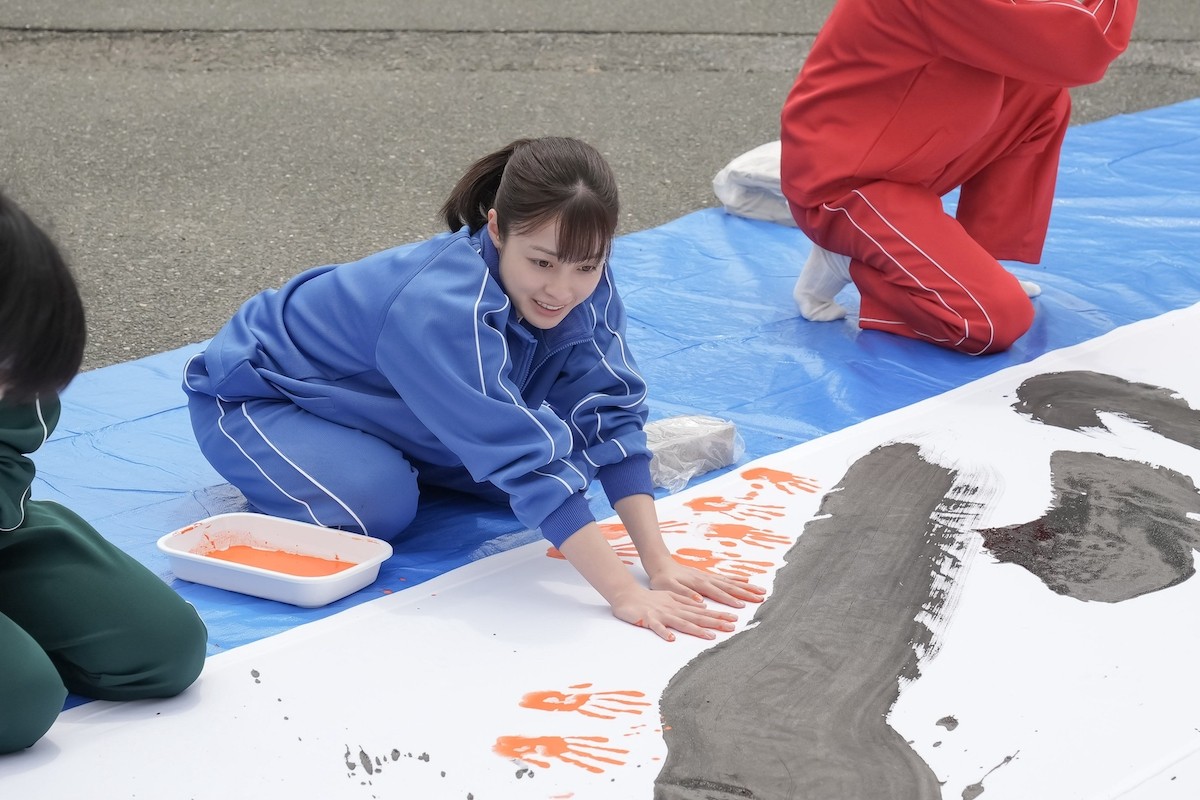 明日の『おむすび』“結”橋本環奈、姉“歩”仲里依紗と比較されることに苛立ちを覚える