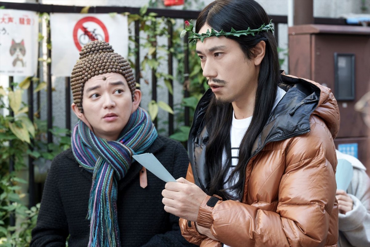 松山ケンイチ×染谷将太『聖☆おにいさん THE MOVIE』後光がまぶしく光り輝くポスター、場面写真一挙解禁