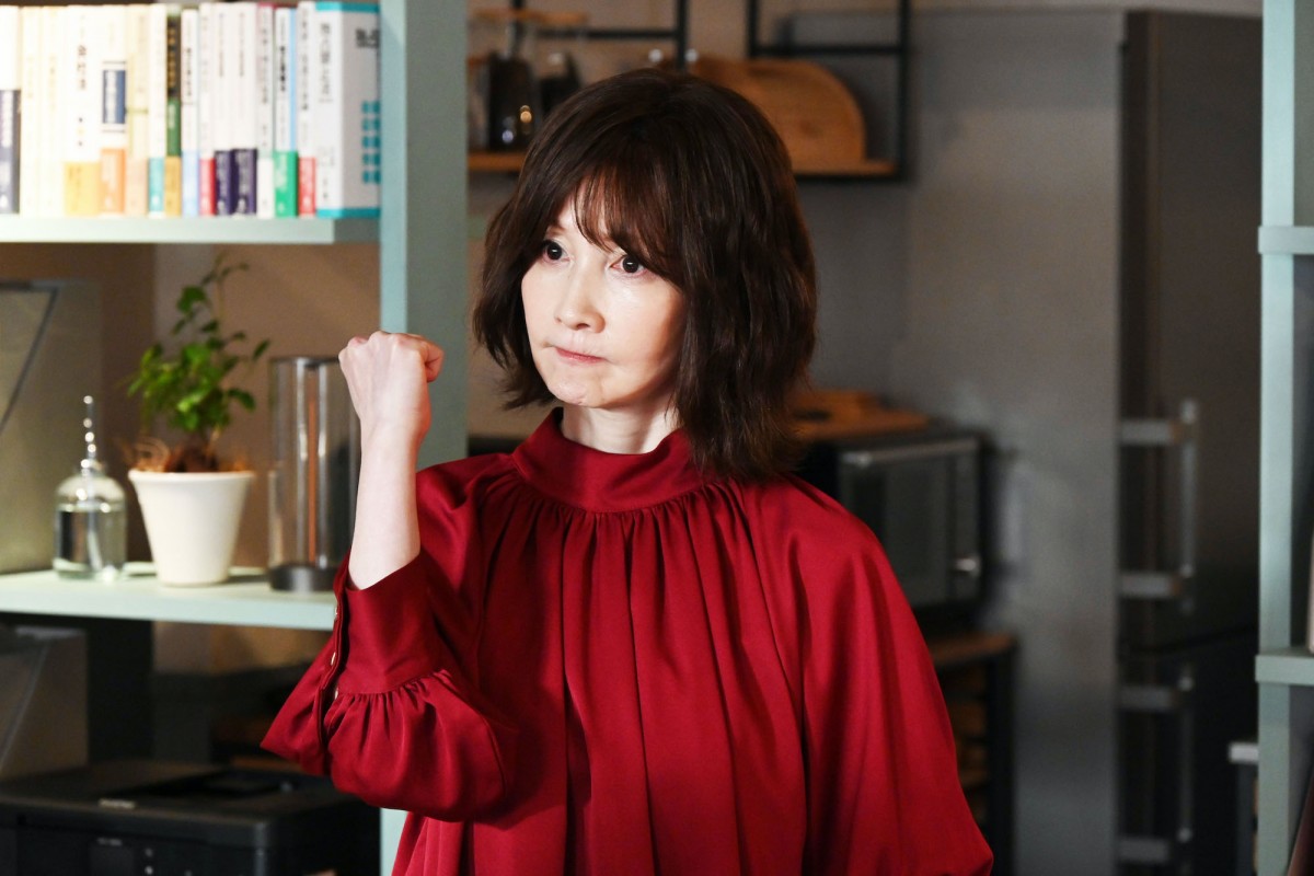 『モンスター』第2話　“亮子”趣里、“推し”の無実を信じるアイドルファンに接近