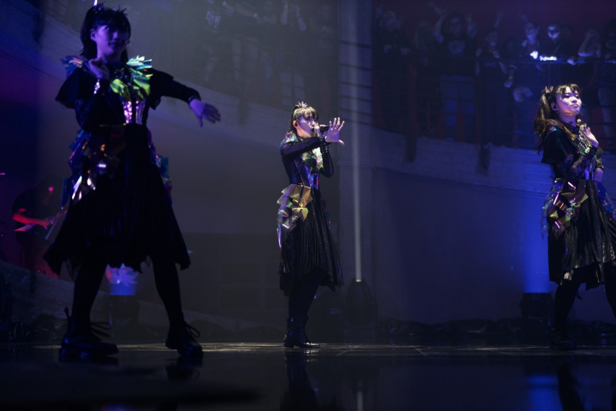 BABYMETAL、映画『ヘヴィ・トリップII』にまさかの出演！　ポスター・特報など解禁