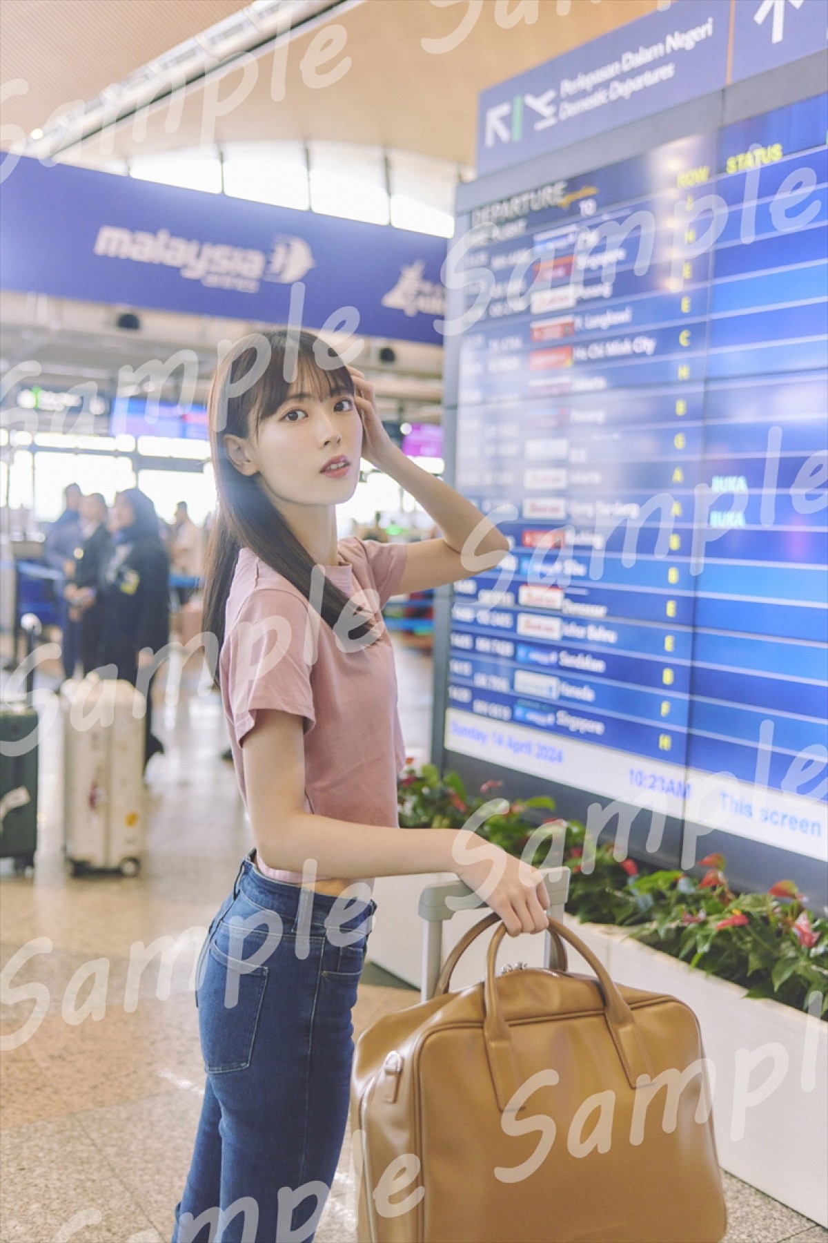乃木坂46・岩本蓮加1st写真『いたずらな風』、書店別ポスター＆ポストカード特典の絵柄公開