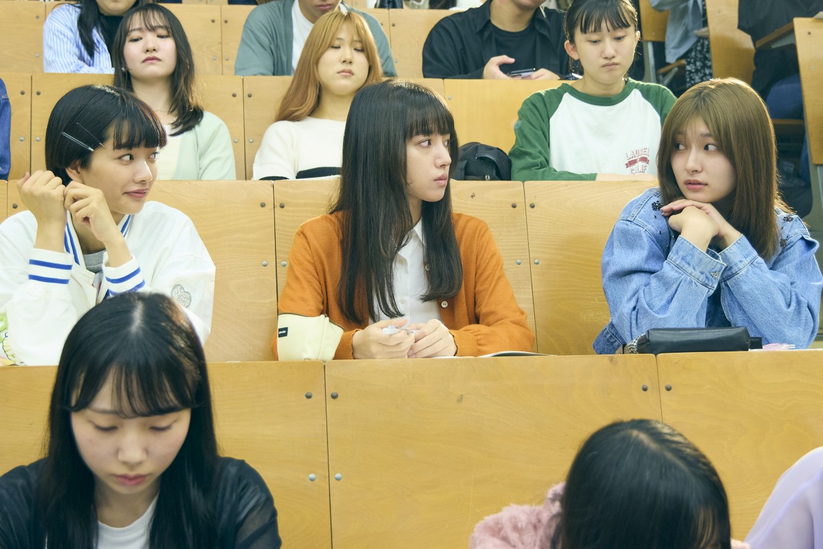 『マイダイアリー』“優希”清原果耶、“広海”佐野勇斗の肩に頭コテン「恋がはじまる予感？」「かわいい」の声