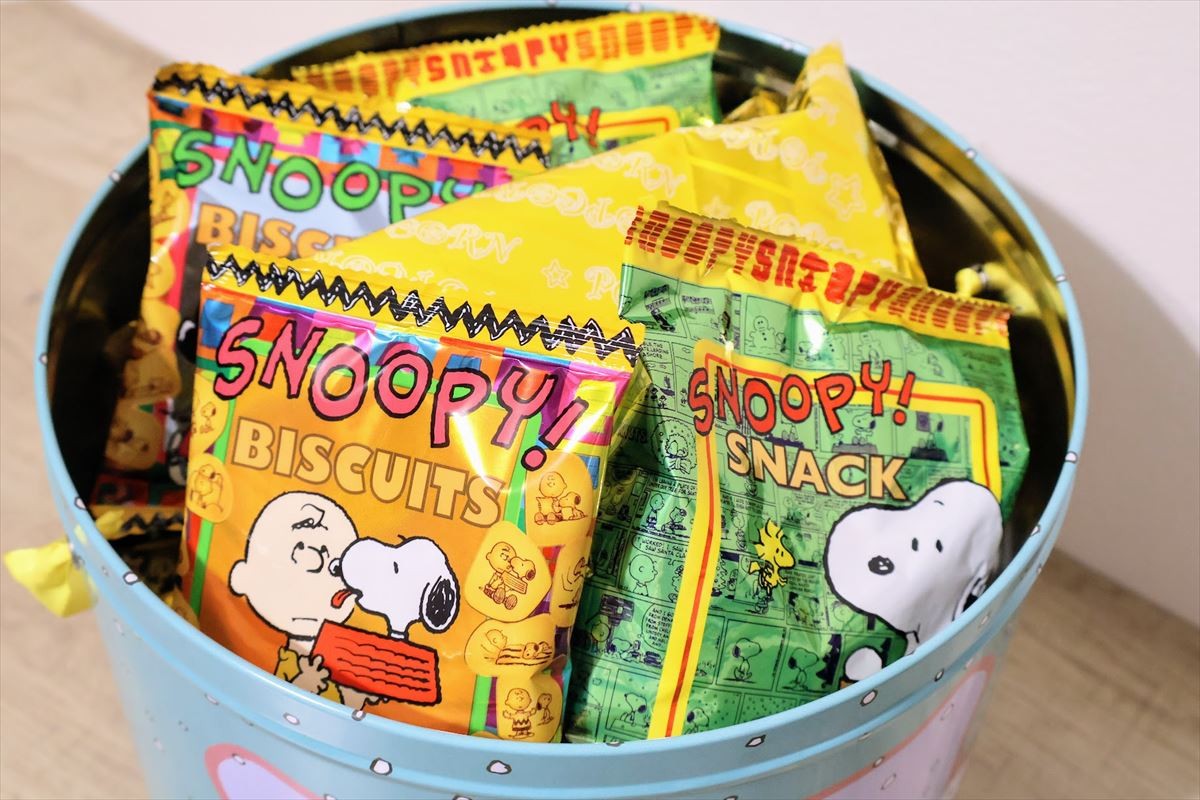 20241108 スヌーピーお菓子缶