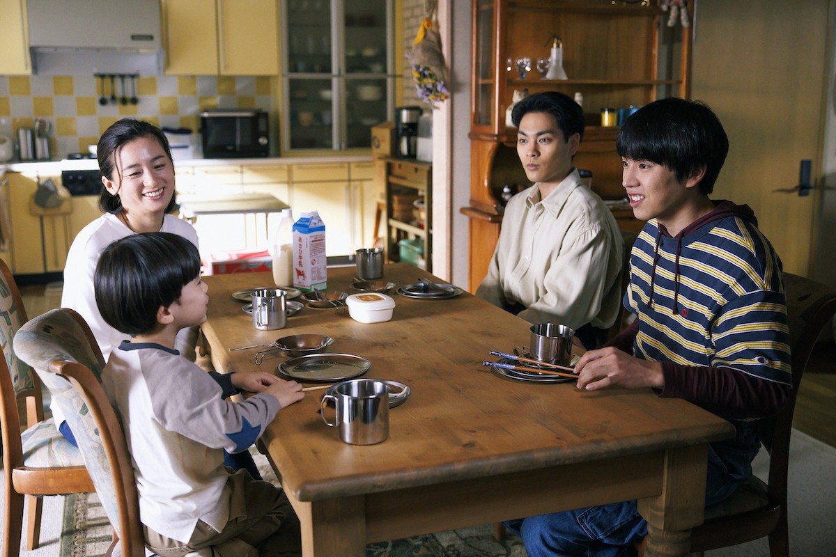 『ライオンの隠れ家』第8話　“洸人”柳楽優弥たちが釈放された“愛生”尾野真千子と再会