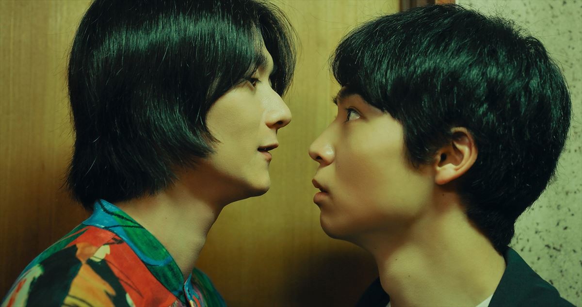 柳俊太郎、次に演じたいのは“まともな人間”!?　『他人は地獄だ』でイカれた冷徹男を熱演