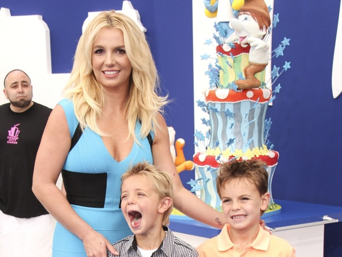 ブリトニー・スピアーズ、2年ぶりに息子たちと再会で大はしゃぎ!「人生最高のクリスマス!」