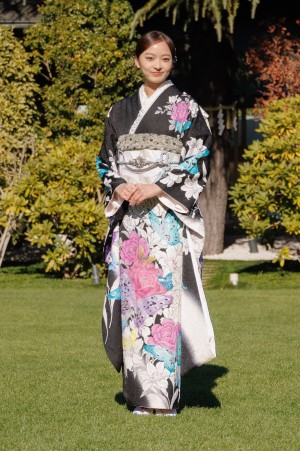 川瀬莉子、「オスカープロモーション2025年新春晴れ着撮影会」にて