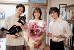 ドラマ『私たちが恋する理由』クランクアップを迎えた（左から）菊池風磨、久間田琳加、七五三掛龍也
