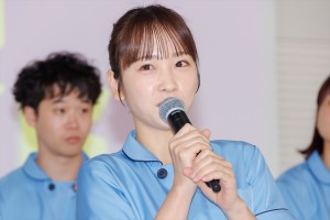 川栄李奈、新水曜ドラマ『となりのナースエイド』制作発表会見に登場