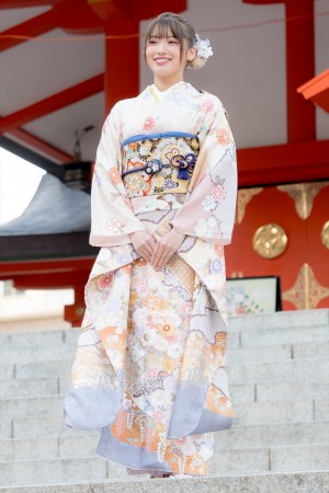 古田愛理、「エイベックス・マネジメント・エージェンシー 新春参拝＆晴れ着お披露目会」に登場