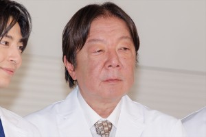 古田新太、新水曜ドラマ『となりのナースエイド』制作発表会見に登場