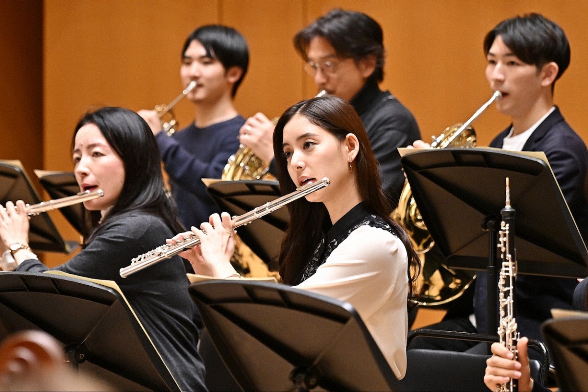 “父”西島秀俊×“娘”芦田愛菜が5年ぶりの“気まずい”同居生活へ　『さよならマエストロ』スタート