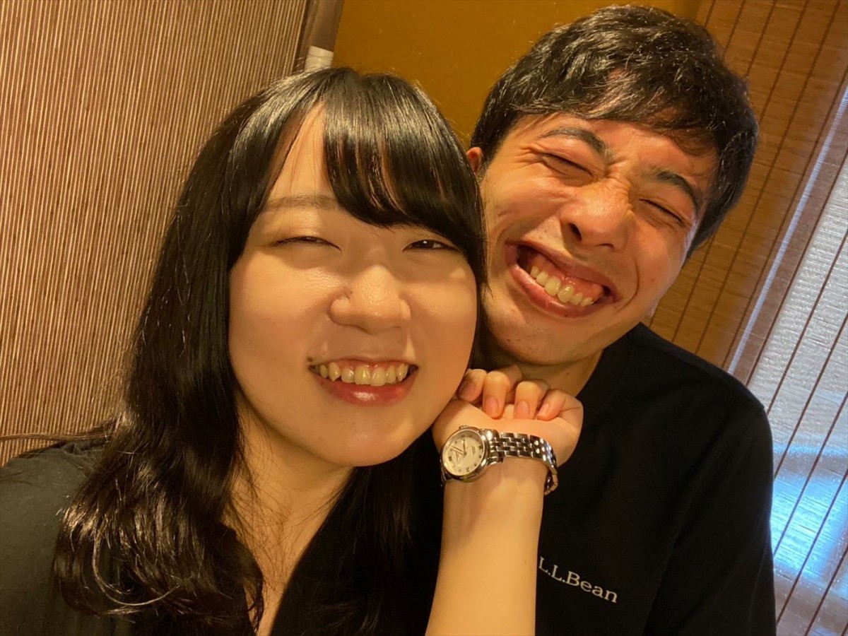 バイト先で出会った女子高生と大学生が卒業後にゴールイン！　しっかり妻が貯蓄にも成功　あすの『新婚さん』