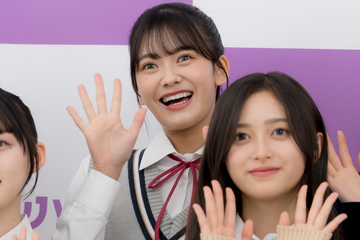乃木坂46・5期生、齋藤飛鳥に写真集をお渡し「見てくれたらうれしいな」　それぞれのチャームポイントも告白