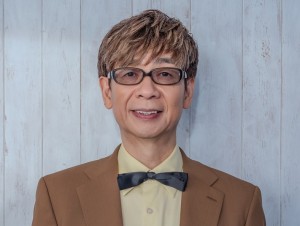 山寺宏一、東京ディズニーシーに降臨！　偶然ジーニーに遭遇し「感動の再会」「夢の共演」と反響