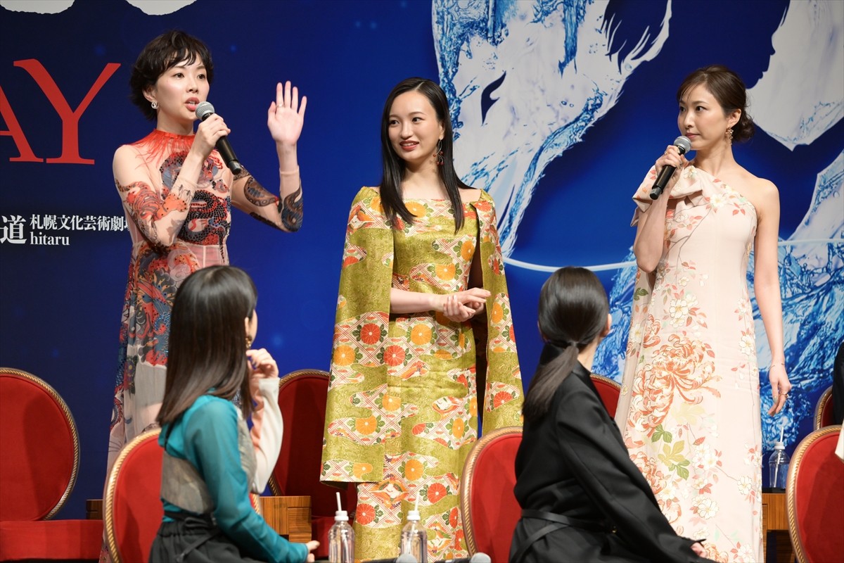 橋本環奈＆上白石萌音、舞台『千と千尋』再演に喜び「かけがえのない作品」「折に触れて思い出す大切なもの」