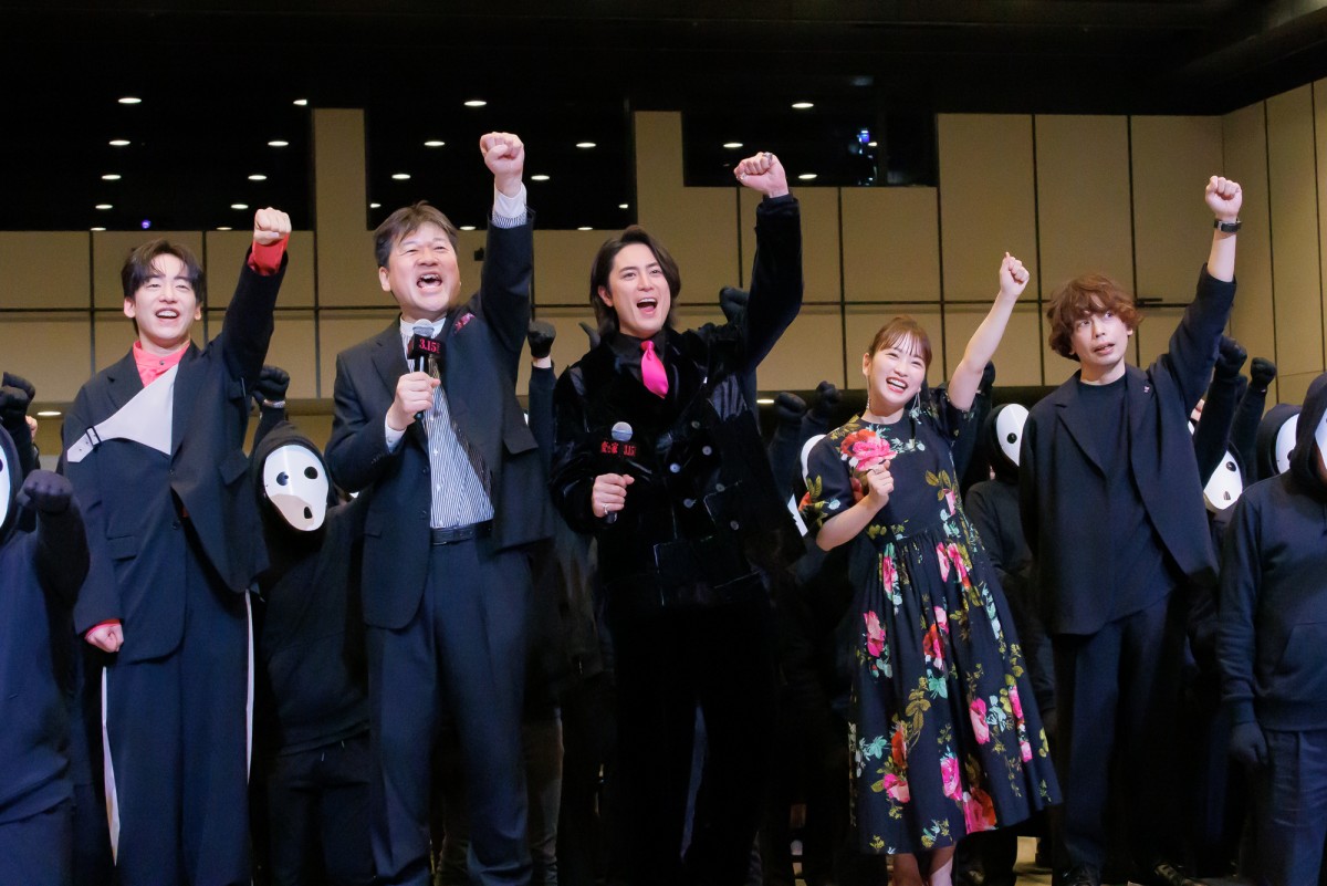 佐藤二朗、川栄李奈の豪快な笑いを再現「橋本環奈と川栄李奈は二大巨頭」
