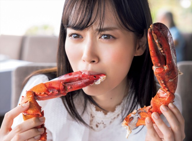 『乃木坂46 山下美月 2nd写真集』より