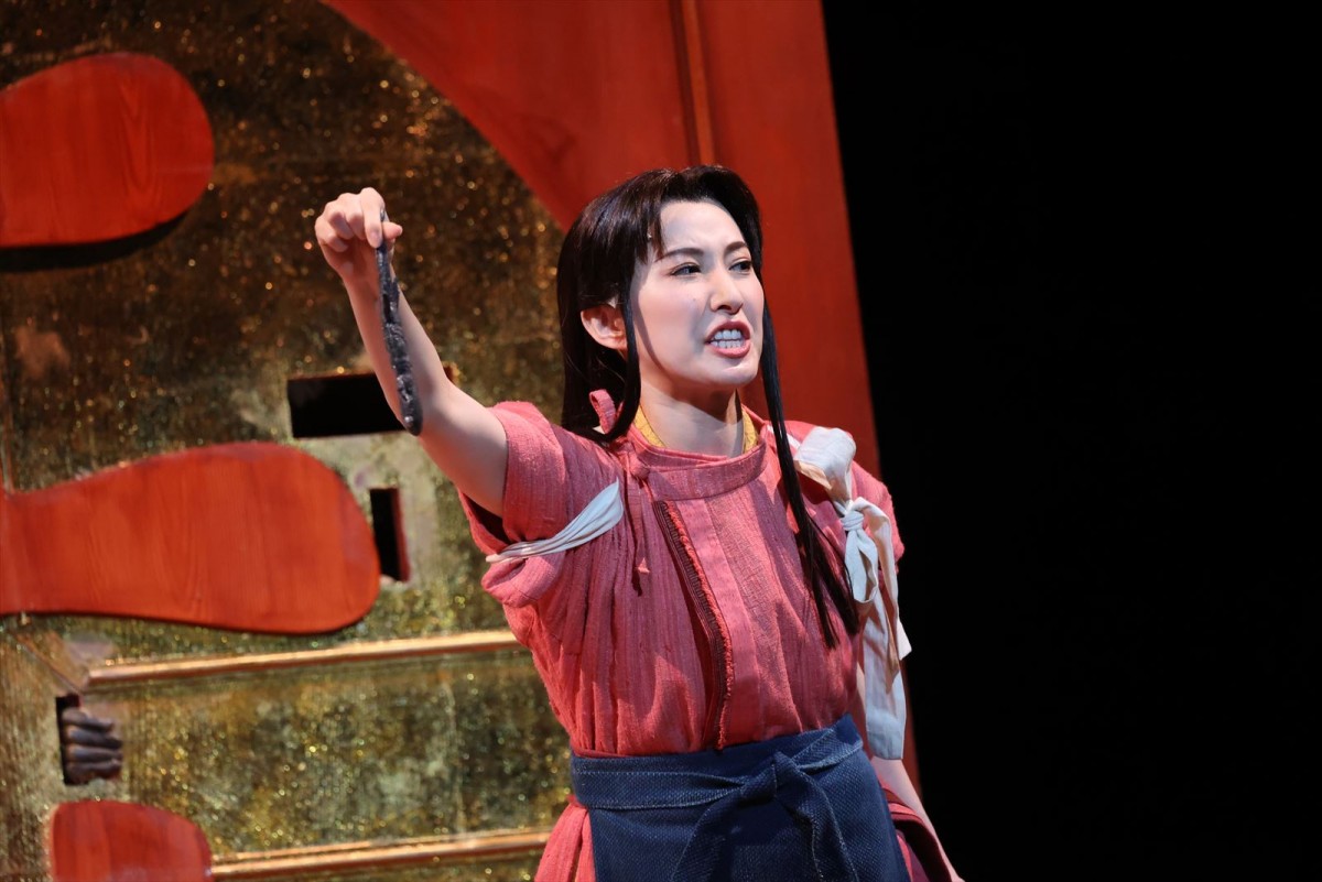 舞台『千と千尋の神隠し』開幕！　4人の千尋が『君生き』オスカー受賞をお祝い