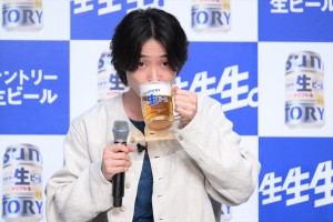 山崎賢人、「サントリー生ビール」新CM発表会に登場