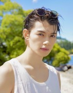 佐野勇斗写真集「Here, Now！」楽天ブックス限定表紙カット