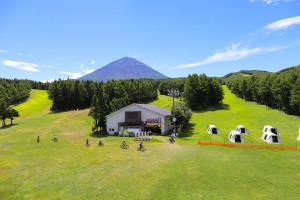 山梨・スキー場で“グリーンシーズン”の営業開始！　マウンテンバイクやBBQを満喫