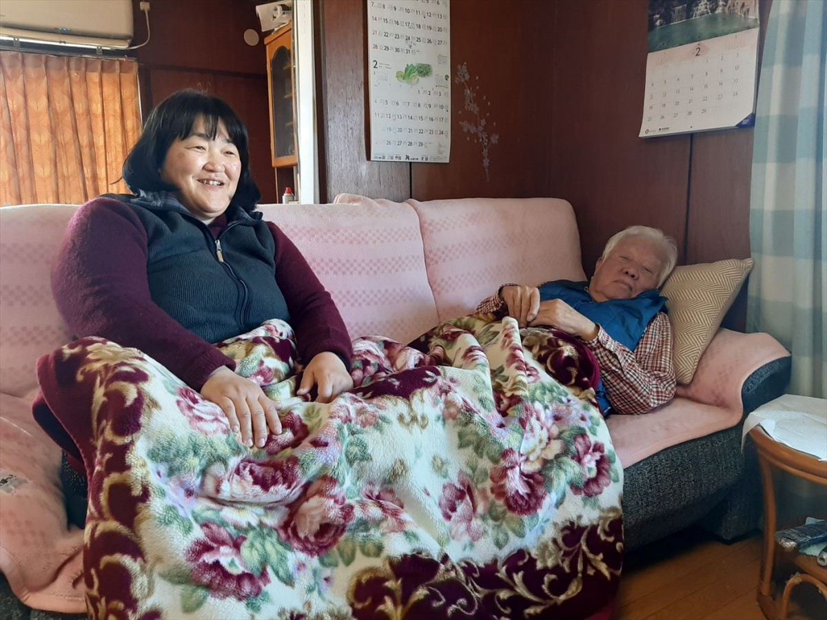 妻が父親に写真を見せたら「おじいさんやん！」と絶叫　81歳夫と結婚した53歳の妻　あすの『新婚さん』